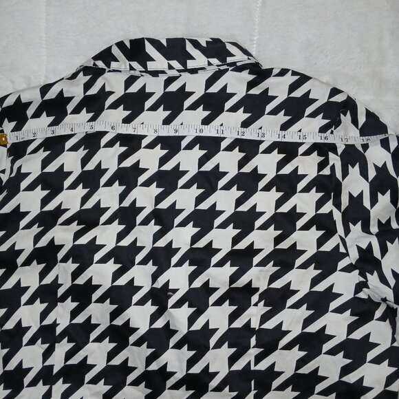 Lane Bryant houndtooth print button down top, size 20 - Picture 6 of 6